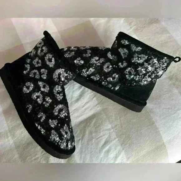 PINK Fur Lined Mukluk Sequin Bootie - Picture 1 of 10
